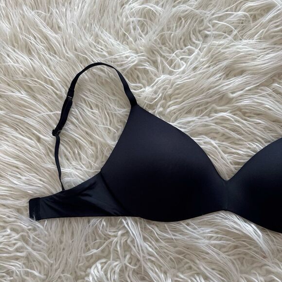 Skims Wireless Form Push up Bra Onyx Size 32D - Picture 3 of 9